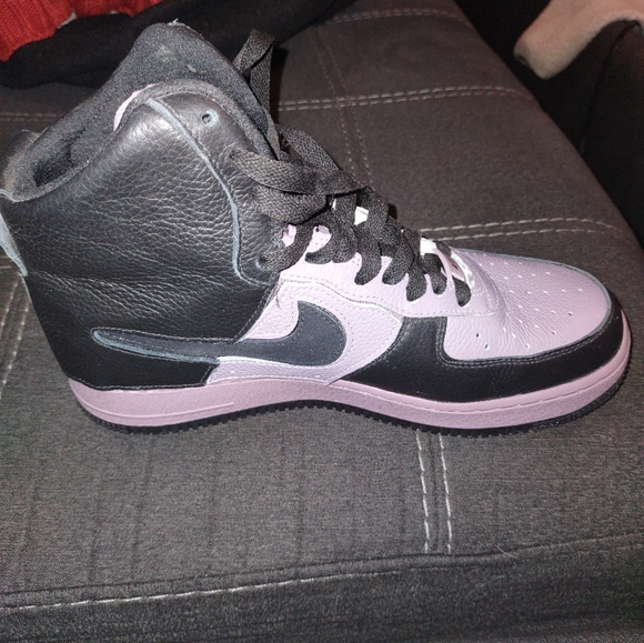 Custom Nikes. Unisex men's size 8 women's size 9.5. Black and purple - Picture 11 of 12